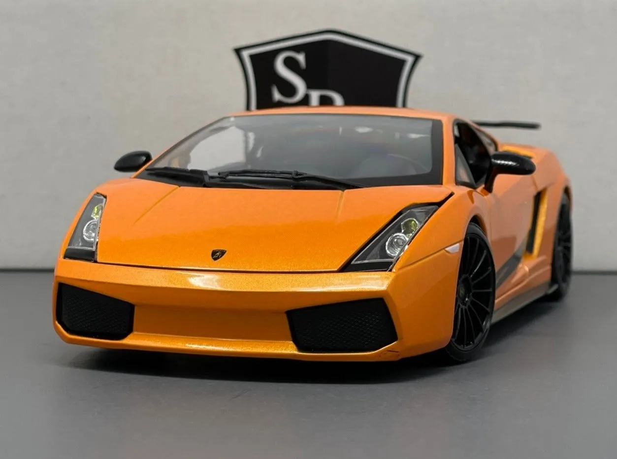 /img/53436-gallardo-superleggera-diecast-model-7.webp