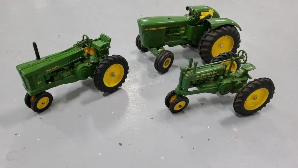 53456 collectable diecast tractor 2