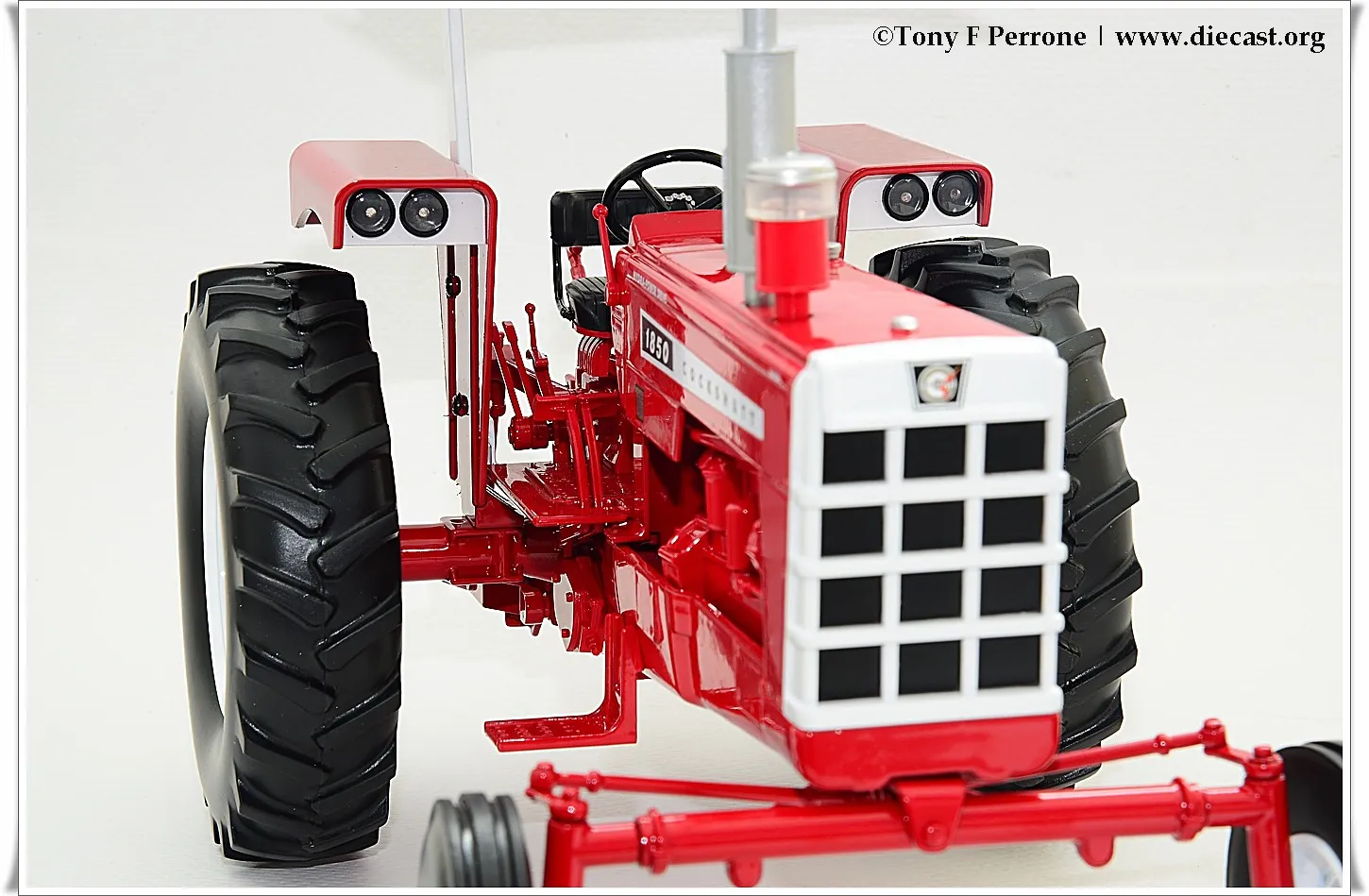 /img/53456-diecast-tractor-brand.webp