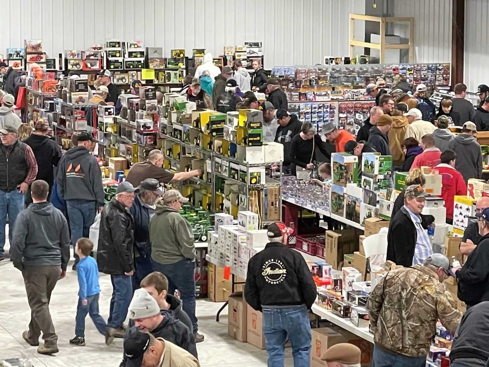 53465 toy show atmosphere