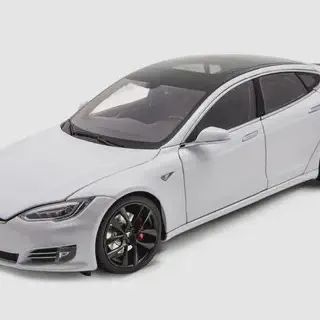 /img/53484-diecast-tesla-model-s-p100d-gray-packaging.webp