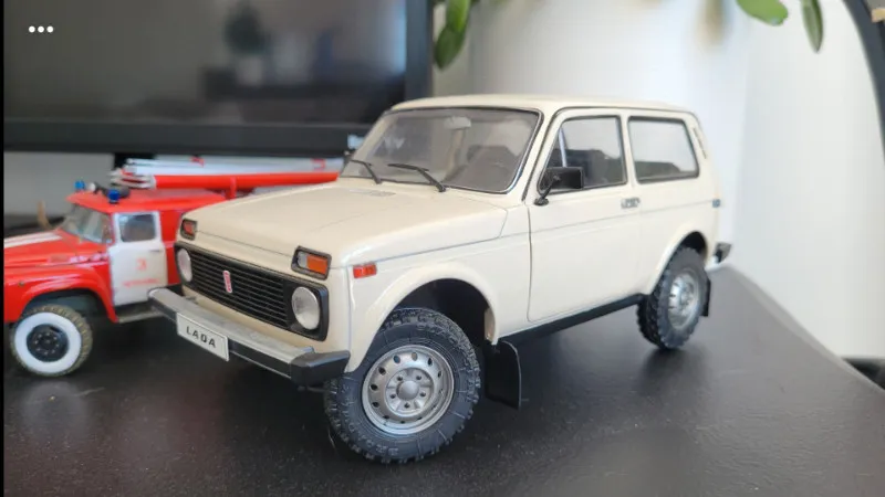 53530 lada niva diecast brands