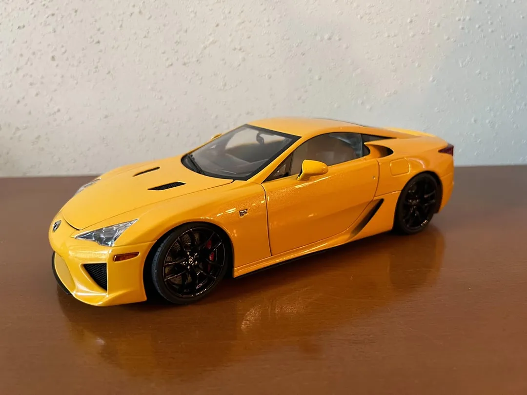 /img/53563-diecast-lexus-lfa-display.webp