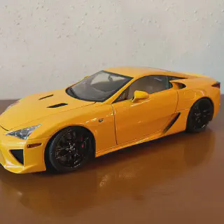 /img/53563-diecast-lexus-lfa-display.webp