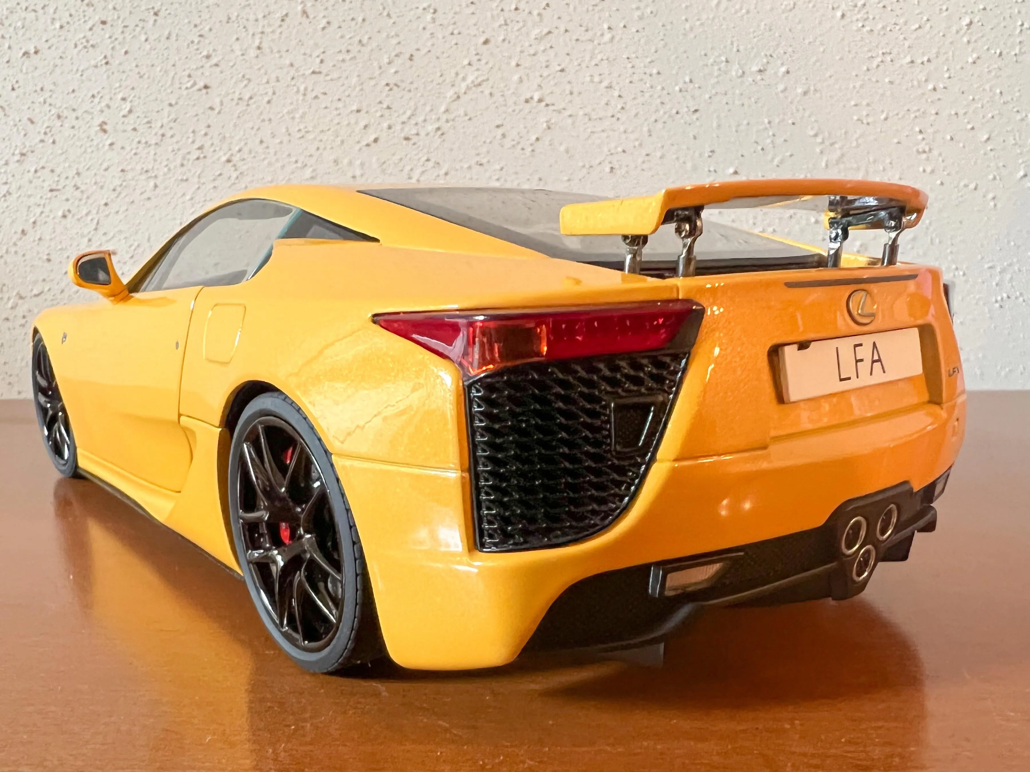 53563 diecast lexus lfa engine