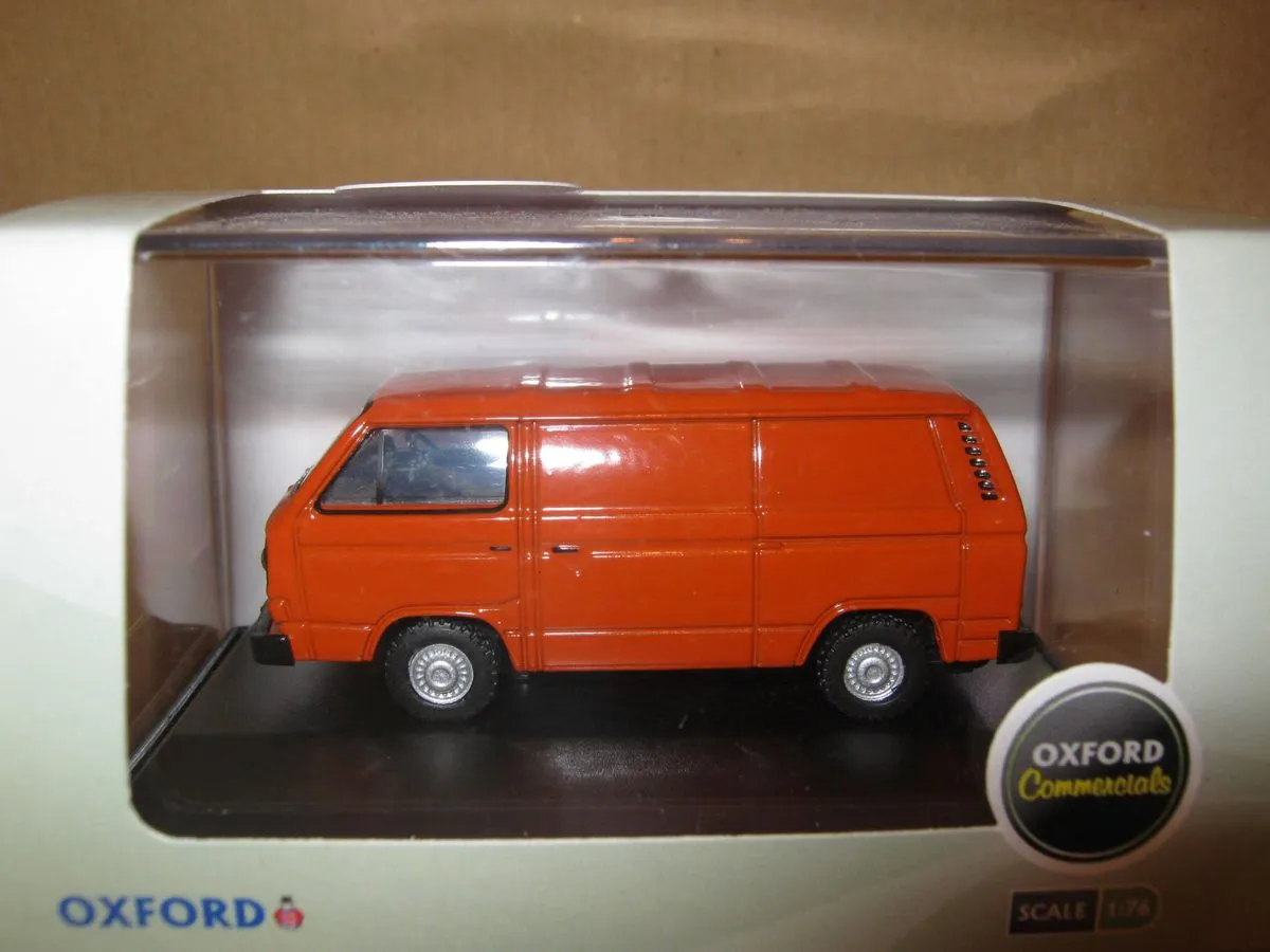 53585 oxford diecast civilian vehicle