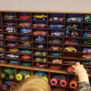 53586 displaying diecast cars