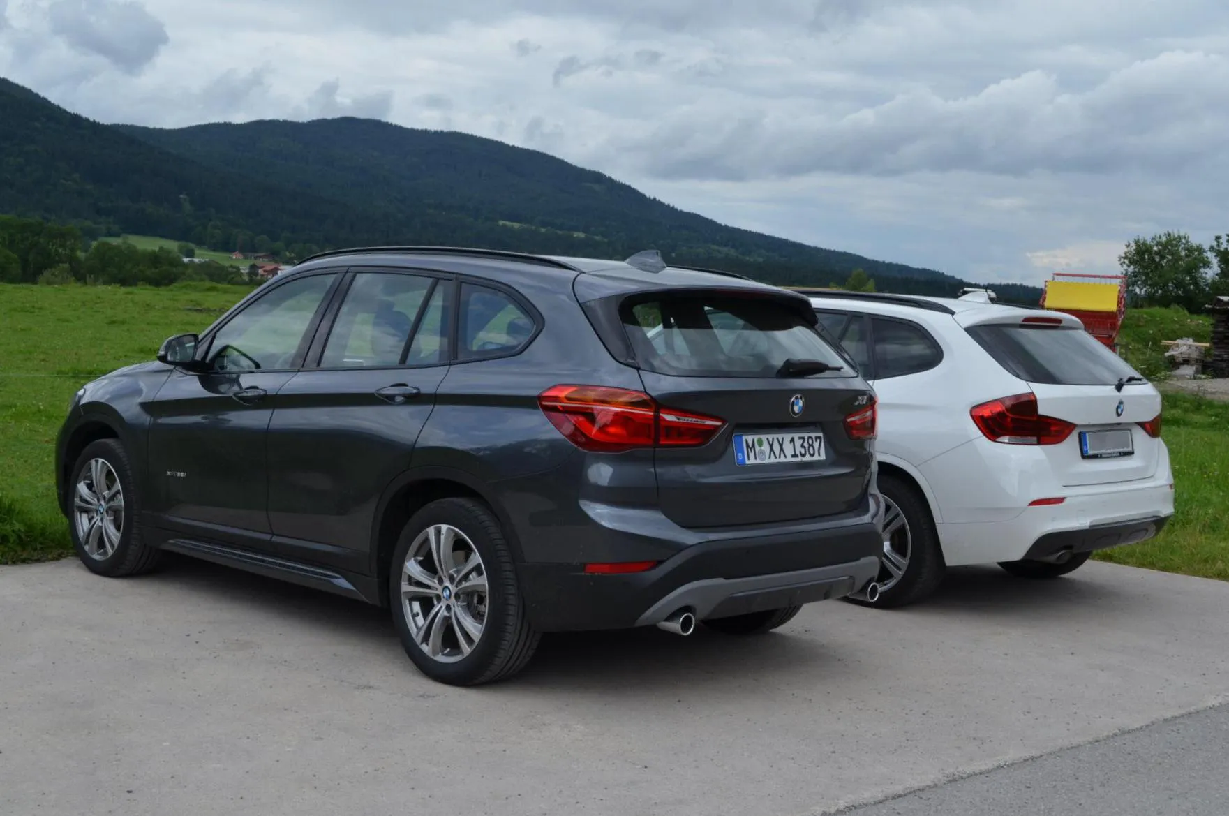 53595 bmw x1 f48 diecast model materials