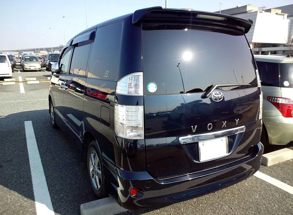 53615 diecast toyota voxy wheels