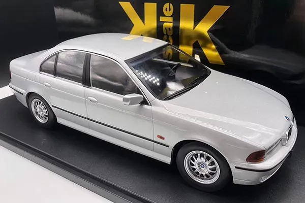 53677 bmw 530i diecast model model1
