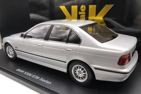 53677 bmw 530i diecast model model3