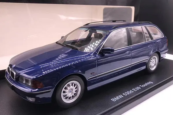 /img/53677-bmw-530i-diecast-model-retailer.webp