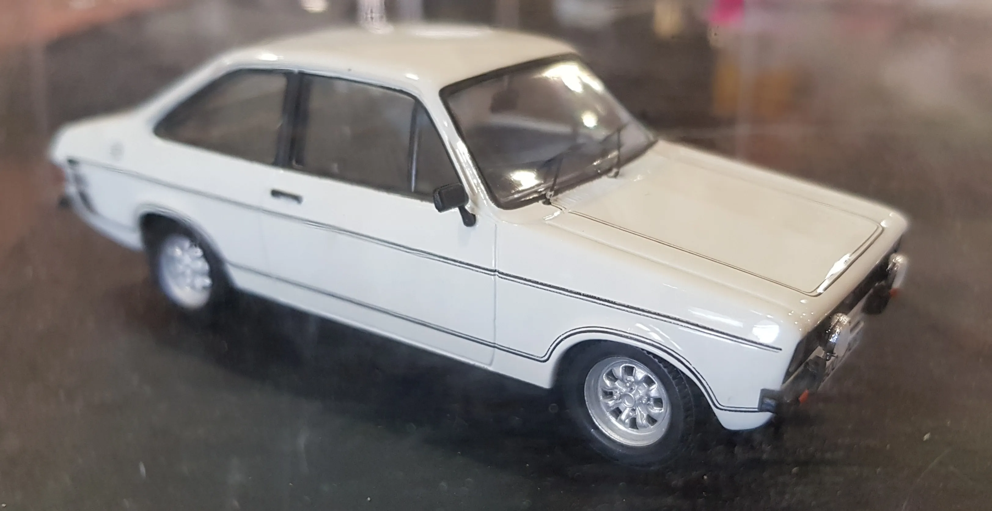 53725 ford escort diecast mk2