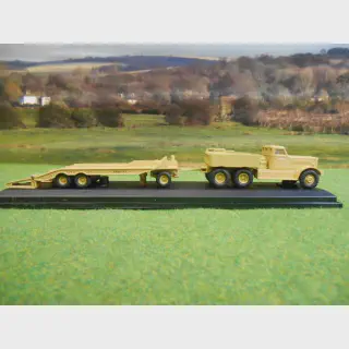 /img/53780-diecast-tank-transporter-collectible.webp